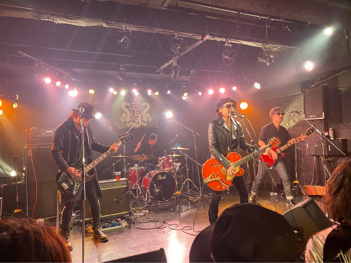 midnight_ryo's tweet photo. モッシュチョーカーズ15周年おめでとうございます❗️
終始楽しい時間で酒と音楽と愛が溢れるイベントでした❗️
これからもよろしくお願いします🤲

#スペルマーズ
#韃靼兵談 
#DEALOFCLOWN 
#RIPADDICTION 
#THEMIDNIGHTROCKERS 
#VICE 
#DeRQui 
#桔梗
#moshchokers https://t.co/K9n2qney7t