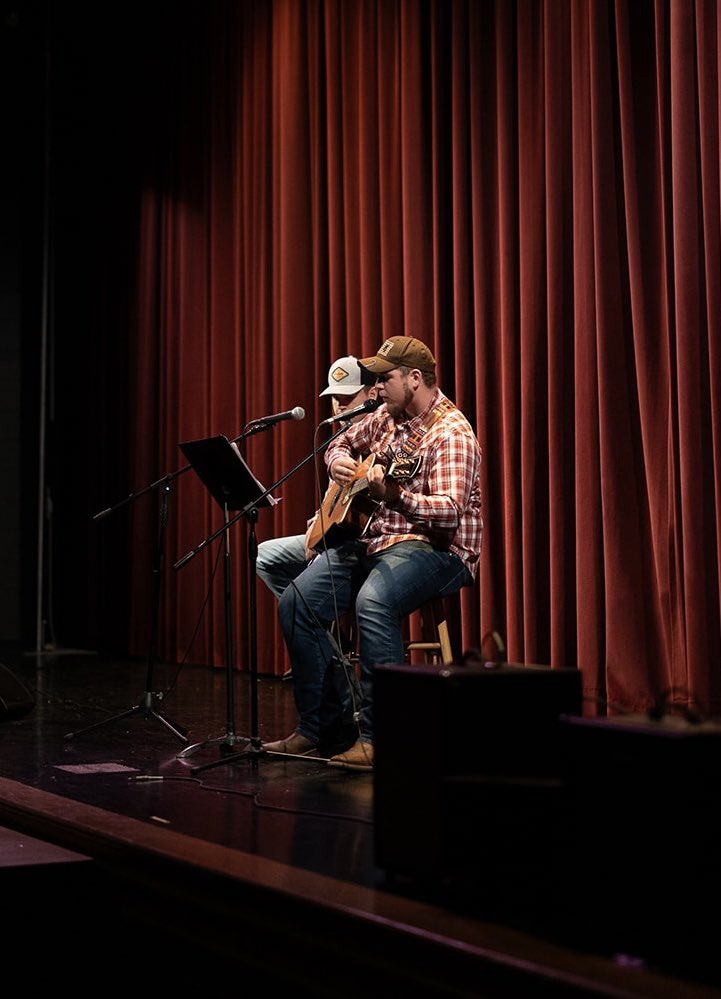Tessa Collins (@mstessacollins) on Twitter photo Sadie Hawkins Show 2023 ✨🎤 Photos by <a href="/mrskthompsonELA/">Kaitlyn Thompson</a> 📸 kaitlynpaigephotography.pic-time.com/-sadieshow23/g… Sadie Hawkins Show 2023 ✨🎤 Photos by <a href="/mrskthompsonELA/">Kaitlyn Thompson</a> 📸 kaitlynpaigephotography.pic-time.com/-sadieshow23/g…