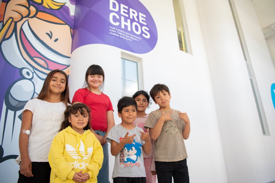 Día Mundial de los derechos de las infancias

El Garrahan cuida la salud integral de las infancias desde una perspectiva de derechos, garantizando su autonomía progresiva, el acceso a la información, el respeto por las diversidades y su inclusión en la toma de decisiones.