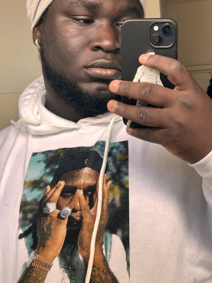 Tommyleewiz's tweet photo. Tables don’t turn, na who get sense dey change him chair.
 #ITOLDTHEM 

@burnaboy came through with another set. https://t.co/94MIOXDKD6