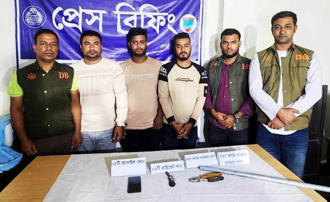 বেনাপোলে অপহৃত সুমন হত্যার ঘটনায় প্রধান আসামী কামালসহ গ্রেফতার-৩