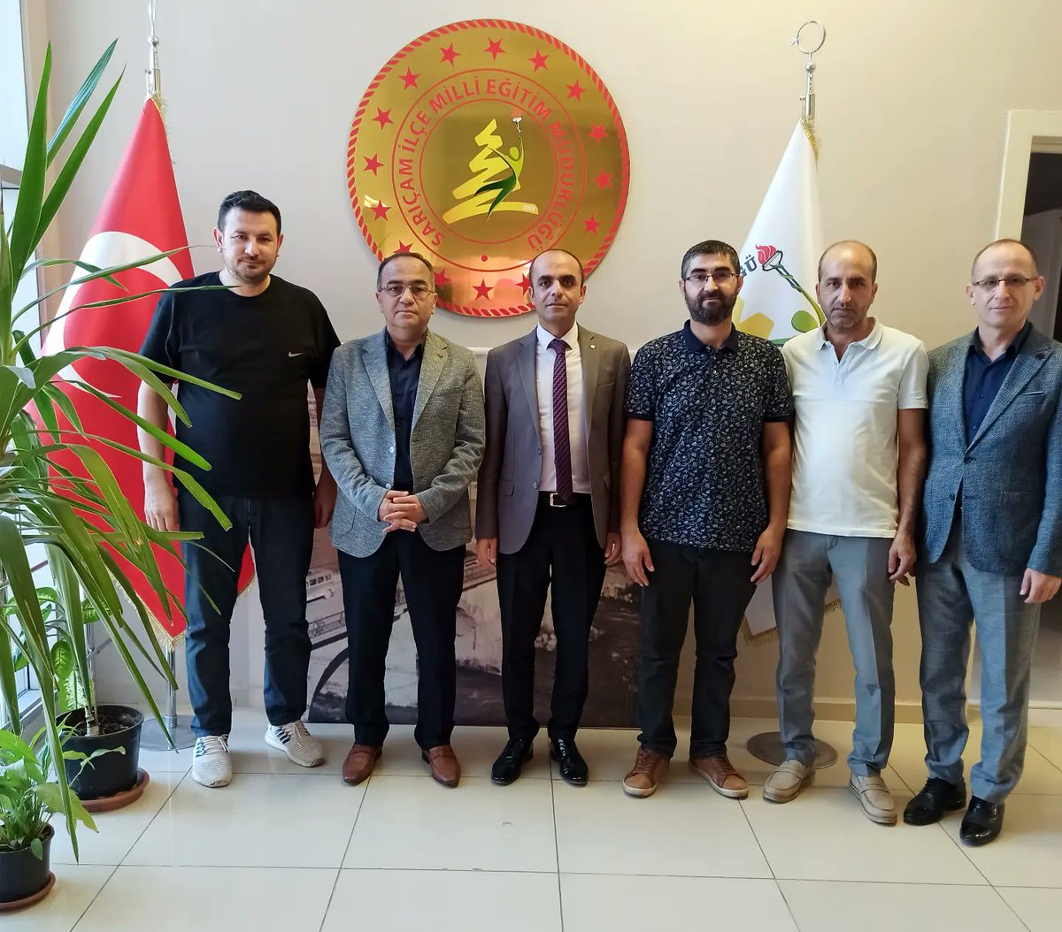 Sarıçam'da bu Cuma günü gerçekleştireceğimiz "Söyleşi ve Konferans Etkinliği" ile ilgili istişarede bulunmak için Sarıçam Kaymakamı Murtaza DAYANÇ Bey'i ve Sarıçam MEM Uygar İNAL'ı ziyaret ettik. 
İmam Hatiplere olan yakın ilgi ve yardımseverliği için kendilerine teşekkür ederiz.