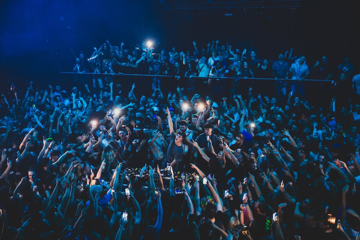 electricbrixton's tweet photo. Crowd Control 2.0 reaches outer orbit. @kmotionzuk ⚡️ 
If you were here, you already know. If you missed out, that’s on you. 
Recapping the full 360 immersive showcase here at Electric. One for the books. 
Captured by @winstainforth 📸 
#Electric #Recap #KMOTIONZ https://t.co/6PHKt2NVRK