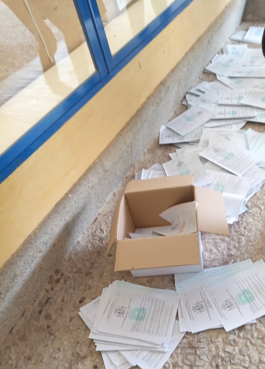 aempjperitos's tweet photo. #SomosProfesionales
Una ciudad de la Justicia en Sevilla 
Sin transportes 
SEGUIMOS esperando que los profesionales tengamos NUESTROS DERECHOS COMO PROFESIONALES
#ProfesionalesSinDerechos
#OposicionesClaras
#ProfesionalesRiesgoSinDerechos
#ProfesionalesNoSeRinden https://t.co/751I2iXM4A