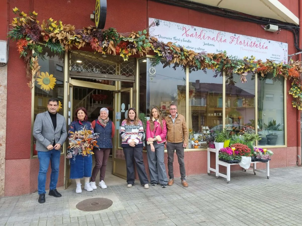 GabrielOurense's tweet photo. Esta mañá visitei a Xardinalia Floristería de #ARúa; un dos 47 establecementos da provincia liderados por mulleres e beneficiario (12000€) da orde de axudas de #Emega da @Xunta para a creación e consolidación de emprego feminino. https://t.co/n5TZEo3cU7