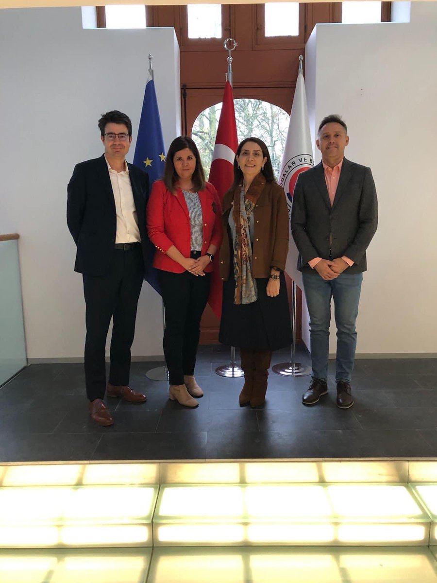 MFOIAdvisory's tweet photo. Was great meeting @KadriTastan deputy representative at The Union of Chambers and Commodity Exchanges of Türkiye🇹🇷.Our advisory is responsible for the coordination of @DIGITALEUROPE program in Hungary so it’s vital for us to have good relationship with the Turkish coordinators. https://t.co/cwh0lRaThX