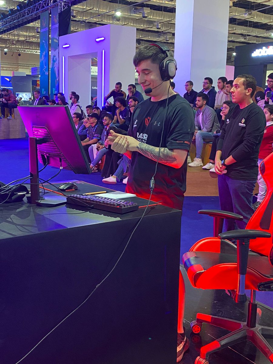 NasrEsports's tweet photo. 13-0 on Ascent 👀

#VQConnecta https://t.co/q6rKLueReM