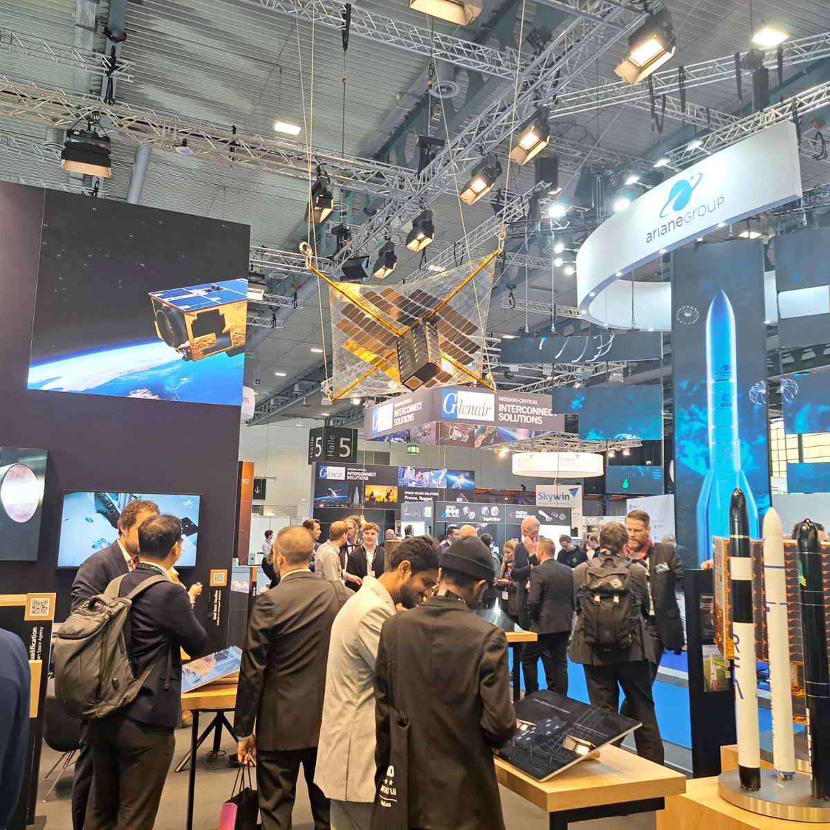 Paradigma_Tech's tweet image. 🚀🌌 Just wrapped an incredible journey at #SpaceExpoEurope 2023 in Bremen! 🌍✨
Grateful for engaging discussions with industry leaders and partners. The energy was electric! Stay tuned for exciting announcements coming your way soon! 📣🛰️ #ParadigmaTech #SpaceTech #Innovation