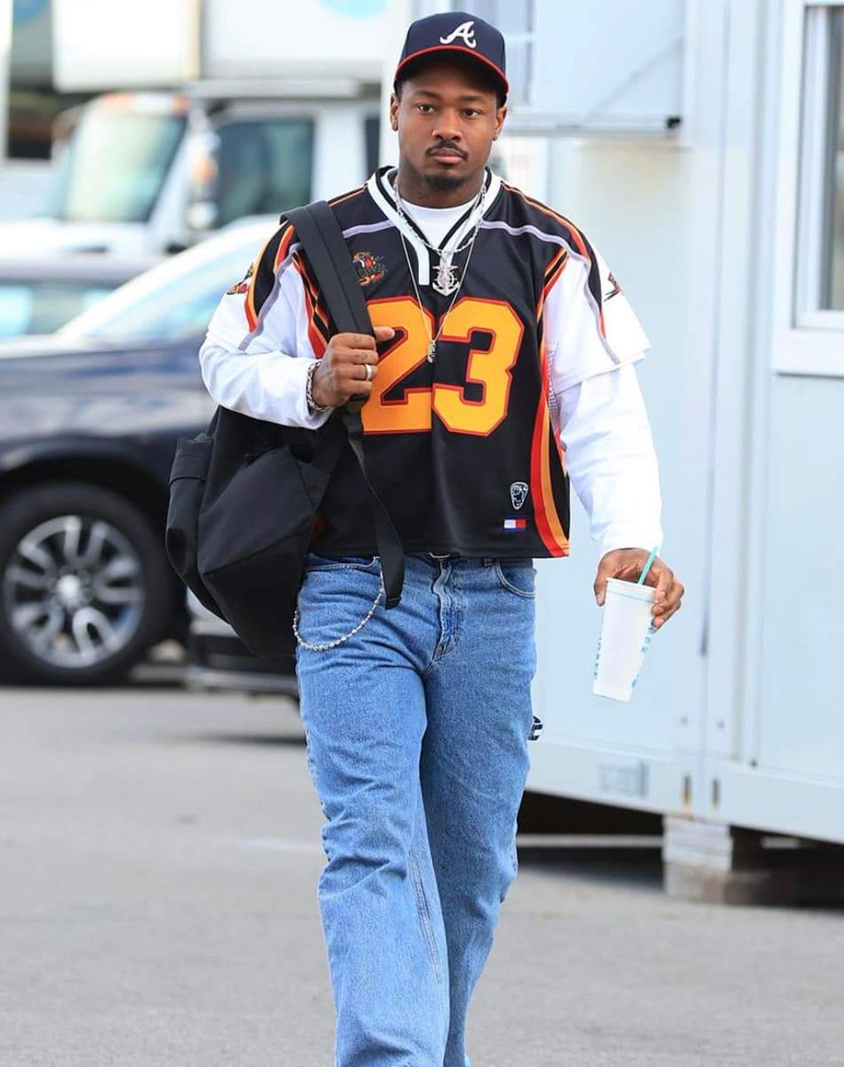 PLL might not have put a team back in the ROC but Bills Wide Receiver <a href="/stefondiggs/">stefon diggs</a> was showing the Rattlers some love before the Bills took on the Jets yesterday.  <a href="/PremierLacrosse/">Premier Lacrosse League</a>