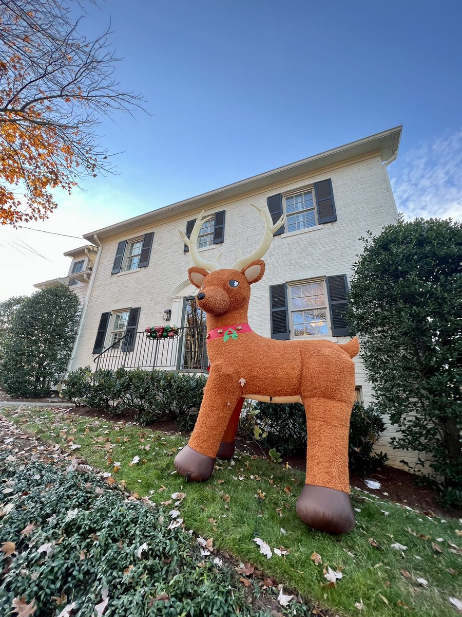 It’s beginning to look a lot like Christmas 🎄🎁🎅