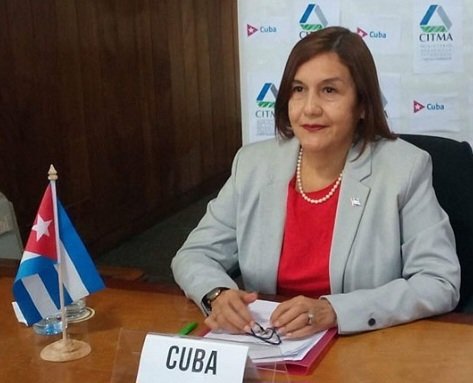 SANTANACITMA's tweet photo. Hoy está de cumpleaños una sencilla y gran mujer. Trabajadora incansable, compañera exigente y altamente sensible. Feliz Cumpleaños!!! a la Ministra del @citmacuba Elba Rosa Pérez Montoya @ElbaRosaPM. https://t.co/pUOSHKVt0Q