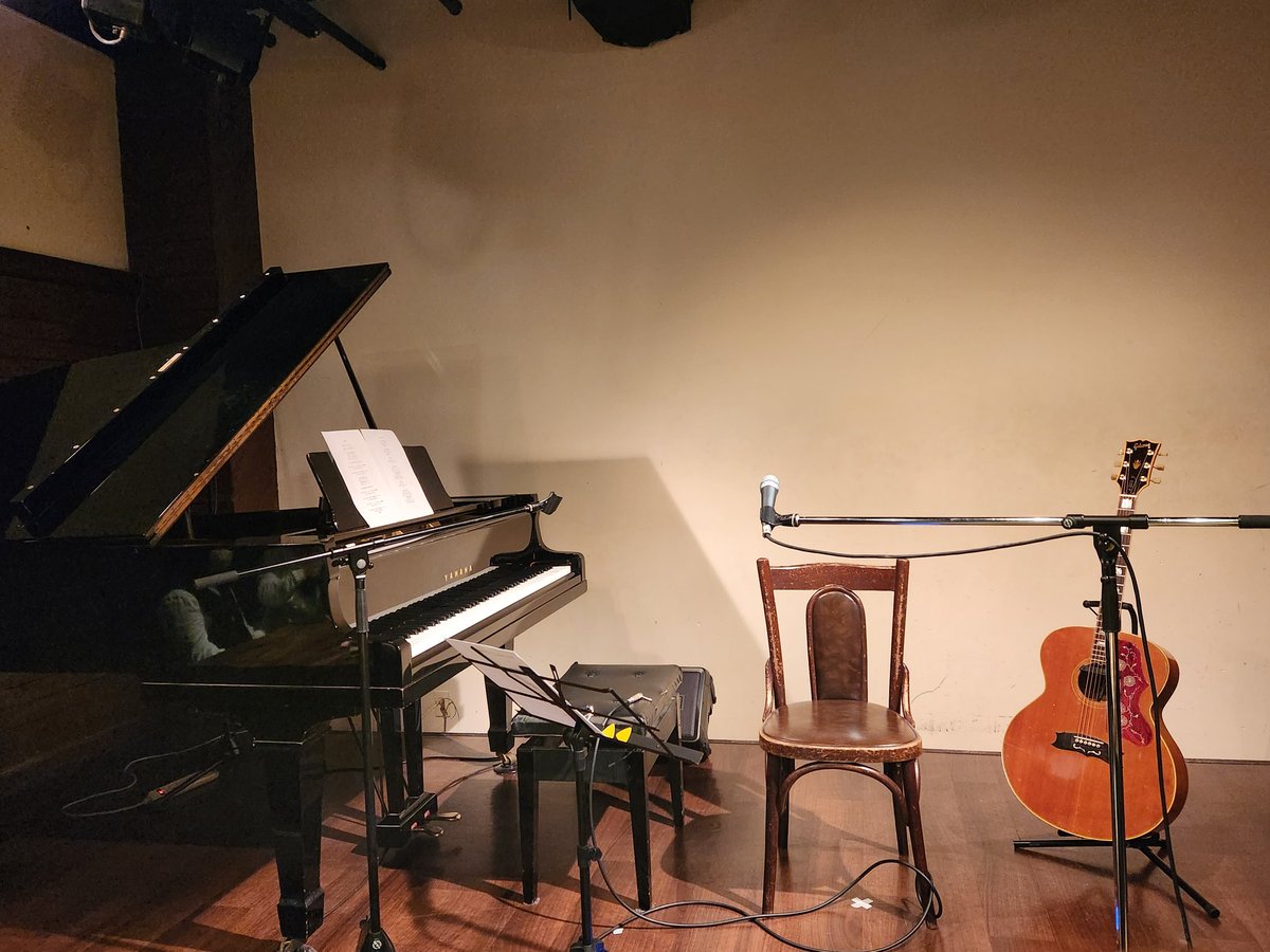 tomo24_kt's tweet image. 「Prove Yourself」
名古屋PARADISE CAFE 21
The Songbards 上野くん弾き語りツアー🎸🎹✨️

初めての上野くん弾き語りライブ🎶
楽しくて癒されて…幸せ時間でした💗
喉、大丈夫でよかった🥺
上野くんもとても楽しそうで嬉しかったです☺️

#ProveYourself 
#上野皓平
#TheSongbards