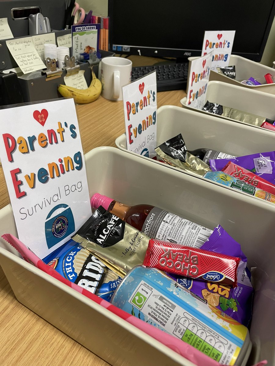 Parent’s Evening tonight so I made these little survival boxes for each teacher 🙏🎁

The wine is for afterwards before anyone comments 🍷