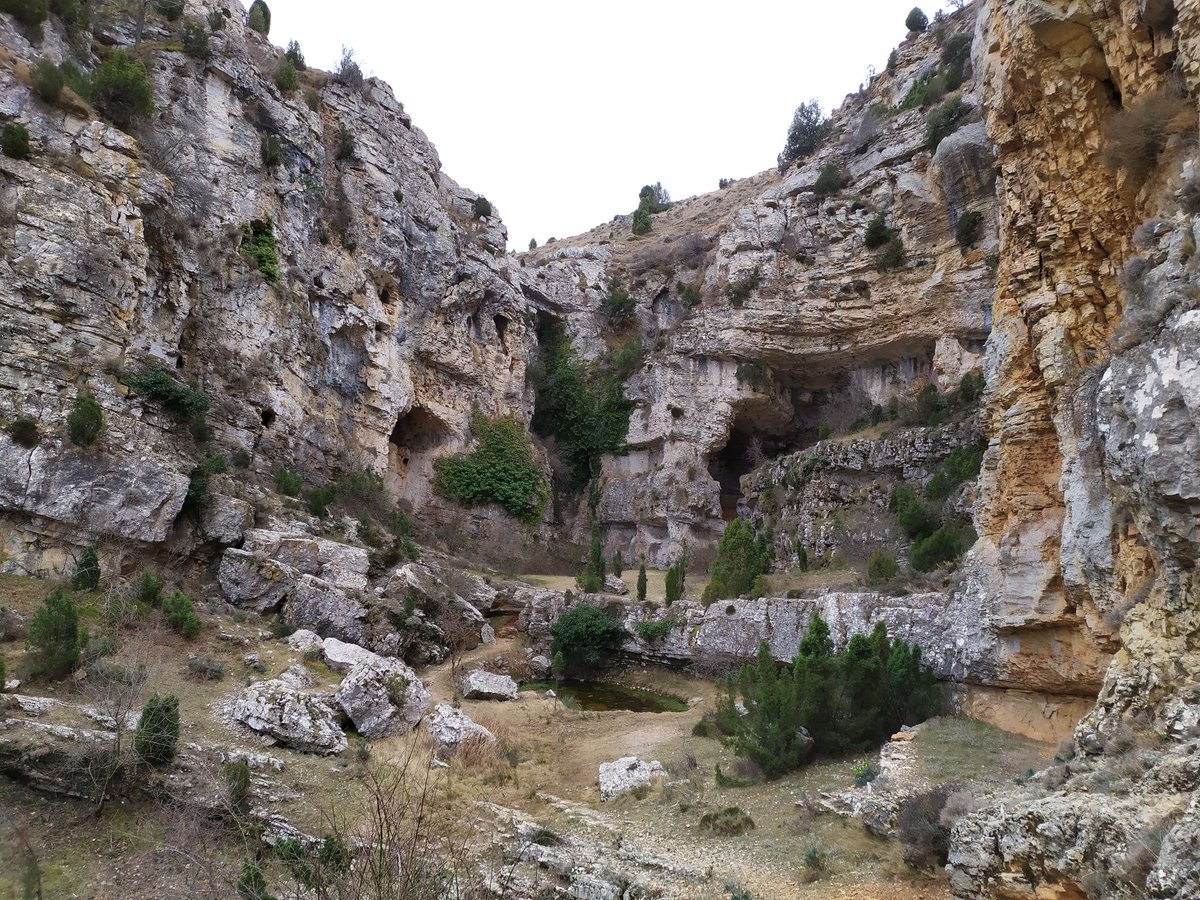 MuntanyaV's tweet photo. Les Coves del Forcall, a Vilafranca.
Podem contemplar esta curiosa formació a la natura en un breu i senzill passeig que comença en el poble mateix. https://t.co/TOMY1GFov8