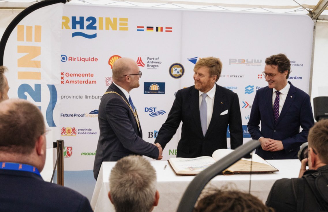 Our new website is live !!!!
 rh2ine.eu

 With a new logo and of course all there is to know about our projects <a href="/IrmaKenter/">Irma Kenter</a> <a href="/baljeuj/">Jeannette Baljeu</a> <a href="/LilianFL/">LilianFroitzheimLeys</a> <a href="/K_vanStaalduine/">Klaas van Staalduine</a>