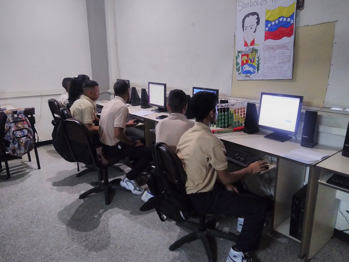 #20Nov Conociendo la herramienta IdeoGram para la creación de Imágenes propias a través de la IA en Línea, a cargo de la profesora Adriana Maestre orientado a estudiantes de 4to D, en el CBIT Carlos Manuel Arrieta <a href="/Fundabit_/">FundabitOficial</a> <a href="/pedrogordon2121/">Pedro Gordon</a> <a href="/FundabitAragua/">FUNDABIT ARAGUA</a>