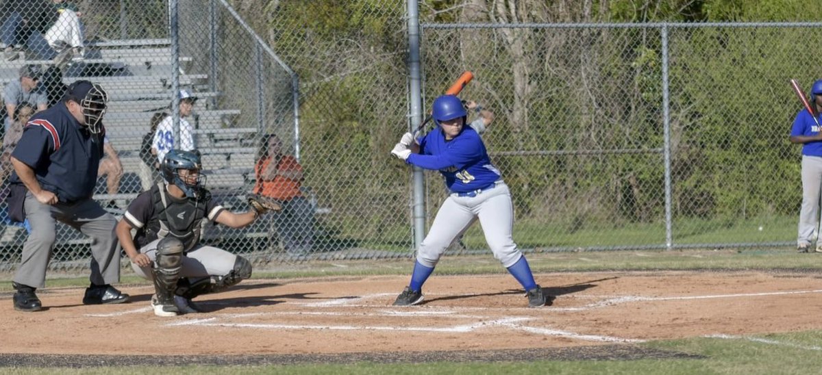 LeahDenmark24's tweet photo. Just recently finished my fall softball season and started conditioning for my second year of Highschool baseball! I couldn’t be more excited to start back with these guys! 💪🏼  #girlsofbaseball #backatit #thefirst #andonly @NFRageSoftball @BradwellTigers https://t.co/seq6JZJwsD
