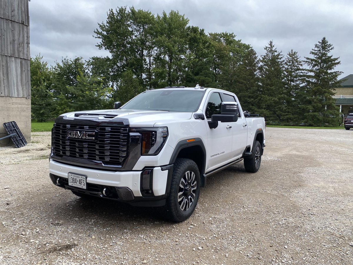 Special limited time offer, rare 2024 GMC Denali Ultimate 2500HD with approx 24,000 km $116,500 CAD, no comedians