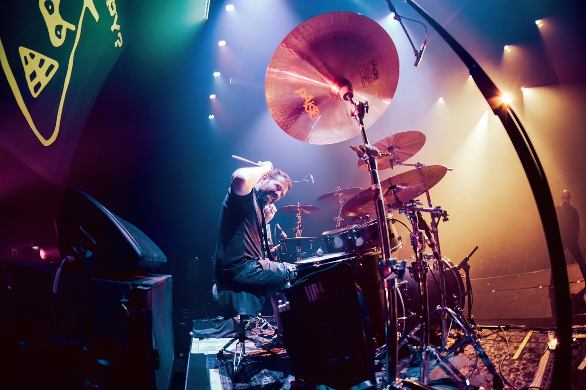 Some fantastic live shots from last nights treat of a gig #LaSucrerie Wavre! That’s how you do a Sunday show friends 😉

📸 kind courtesy <a href="/shamrockraver/">Livia Văduva</a>