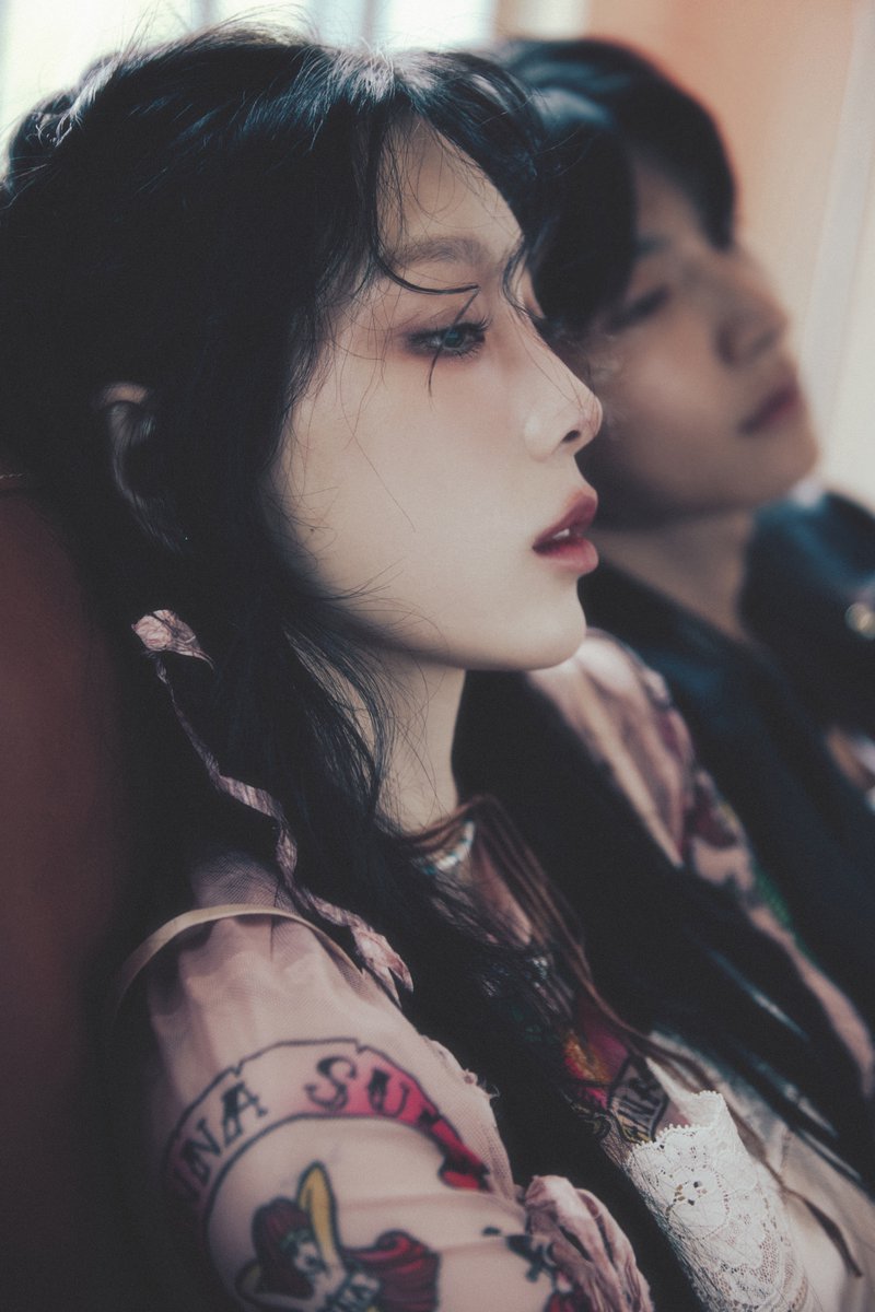 TAEYEONsmtown's tweet photo. TAEYEON 태연 'To. X' Image Teaser

TAEYEON 태연 The 5th Mini Album ‘To. X’ 
🎧 2023.11.27 6PM KST

💿 Pre-Order &amp; Pre-Save 
https://t.co/sHbY7Tw7WY

#태연 #TAEYEON 
#ToX #TAEYEONToX
#소녀시대 #GirlsGeneration https://t.co/YhbOZpx9ja