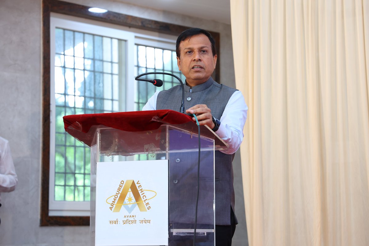 AVANI_PR's tweet photo. AVNL in collaboration with Society of Indian Defence Manufacturers @SIDM India has successfully orgainzed “Make in India for Defence" Indigenisation Conclave 2023 today in AVNL Estate, Avadi. This initiative served as a dedicated platform for industry partners, with a specific focus on MSMEs to join hands with AVNL and contribute for the Indigenization drive.

Shri. Sanjay Dwivedi, CMD/AVNL has highlighted the importance of indigenization drive thereby reducing imports and achieving self reliance in defence production. He also brought out the significant indigenization efforts being taken by AVNL Units. 

Mr. Ramesh K, Director General Designate, SIDM has given the welcome address and  emphasized the collaboration required with industries to promote indigenization. Officers from DRDO, DGQA, TIDCO also highlighted the need of indigenization and efforts to be taken by all stake holders. Officers from AVNL have given presentation on indigenization activties and vendor registration procedures. This event was attended by various industry partners,MSMEs and Officials from AVNL, SIDM, DRDO, DGQA and TIDCO.

This conclave offered opportunities for one-on-one interactions and the display of sub-assemblies provided a tangible representation of the indigenization process. These collective efforts underscored a significant stride towards achieving self-reliance in the Defence sector.

@SpokespersonMoD  @DefProdnIndia  @SIDMIndia