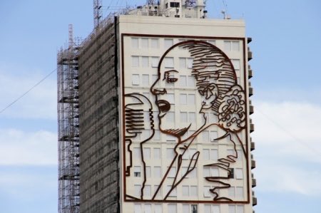 Hay que demoler esto ya <a href="/herlombardi/">Hernán Lombardi</a>