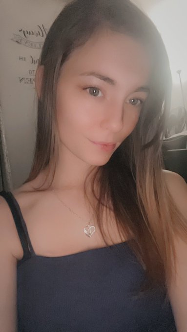 Go sub to my free teaser page lots of sexy women there too link in comments https://t.co/wG09qb9xtV