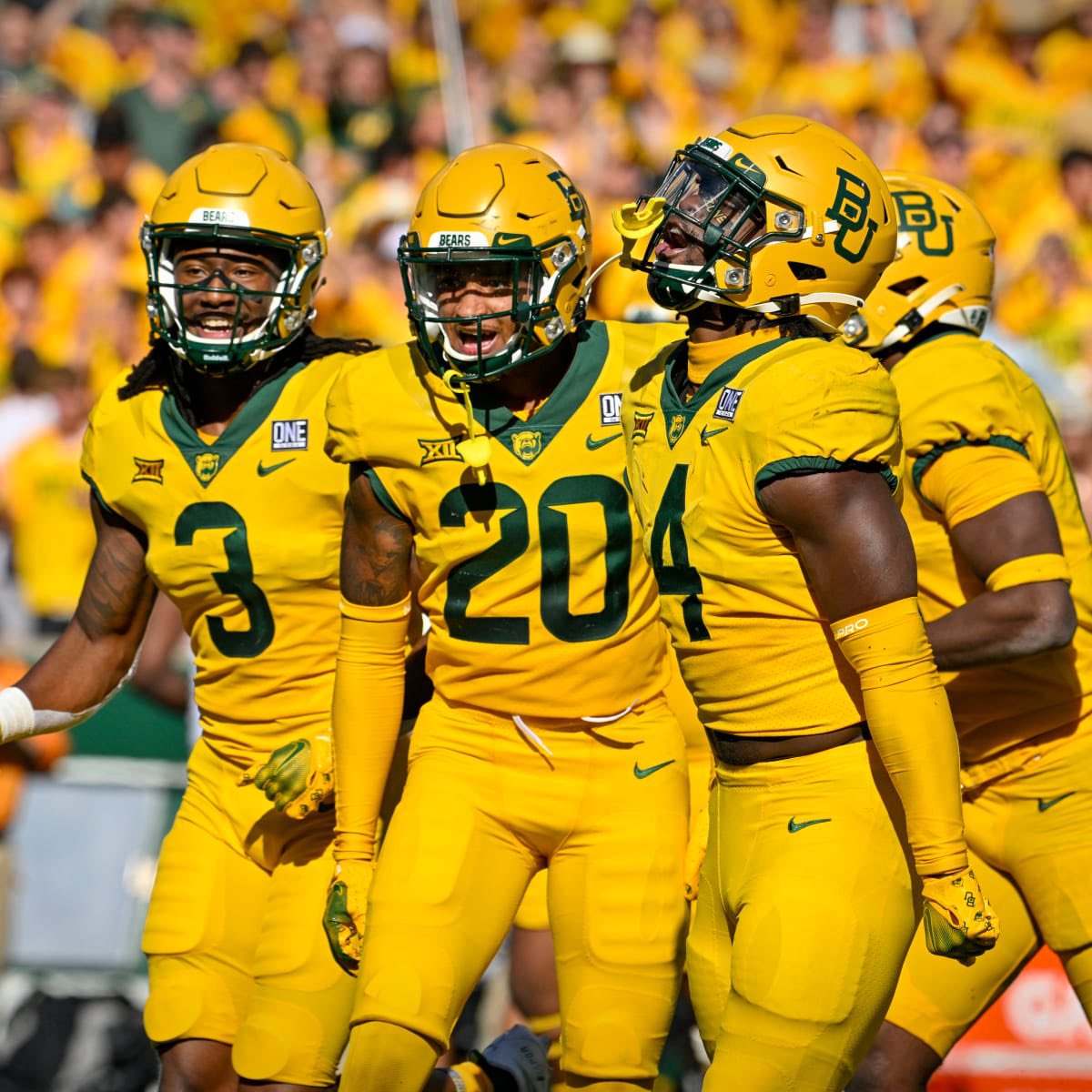 KThomas2022's tweet photo. AG2G‼️ after a great conversation with @crob45 I truly am Blessed and Humbled to receive an offer from Baylor University🟢🟡🐻#Gobears 
@BUFootball @JuCoFootballACE @CoachGDavisFB @E_lighten @CoachKornDawg @NEMCCTigers https://t.co/NtoYCqIWUC