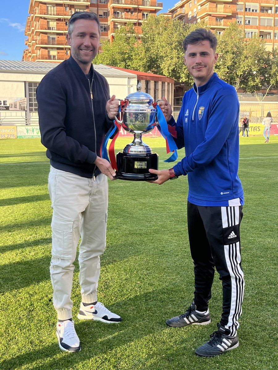 Tu legado será para siempre. Gracias infinitas por dejarme ser, por tu amistad y por lo vivido estos 3 años. Las primeras veces nunca se olvidan… ¡como para olvidarlas! <a href="/VictorBraVer/">Victor Bravo</a> 

El capitán no estará en el barco pero sus tripulantes lo llevaremos a buen puerto.