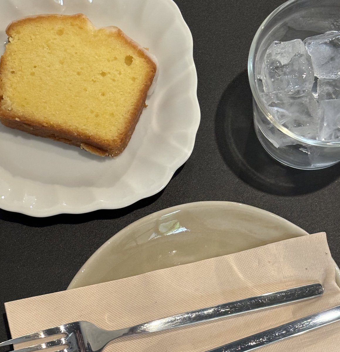 Giizx_l's tweet photo. 🍞😢🧊☕️ https://t.co/HSriaYUbMD
