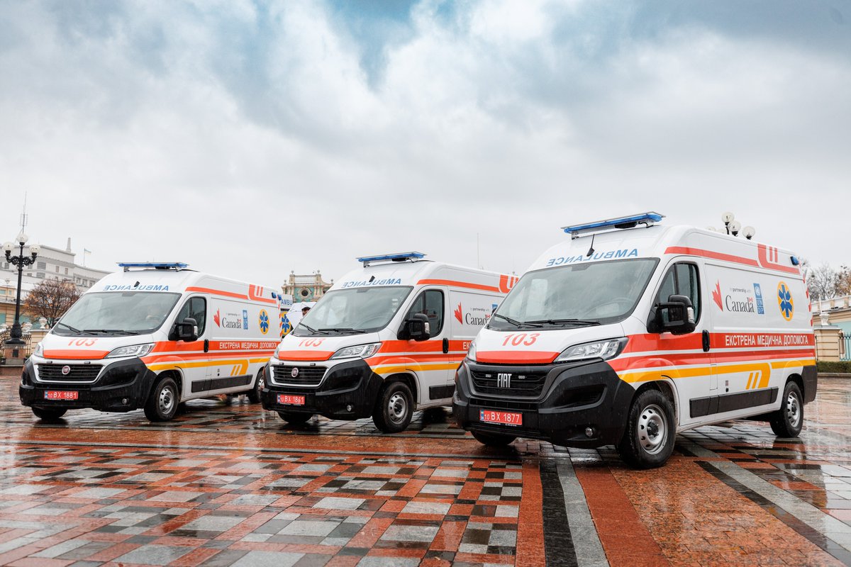 This is what #PartnerAtCore looks like. Thank you @Canada 🇨🇦 for strengthening emergency medical services in #Ukraine by providing ambulances that will serve as mobile units for life-saving care. More: go.undp.org/1nie