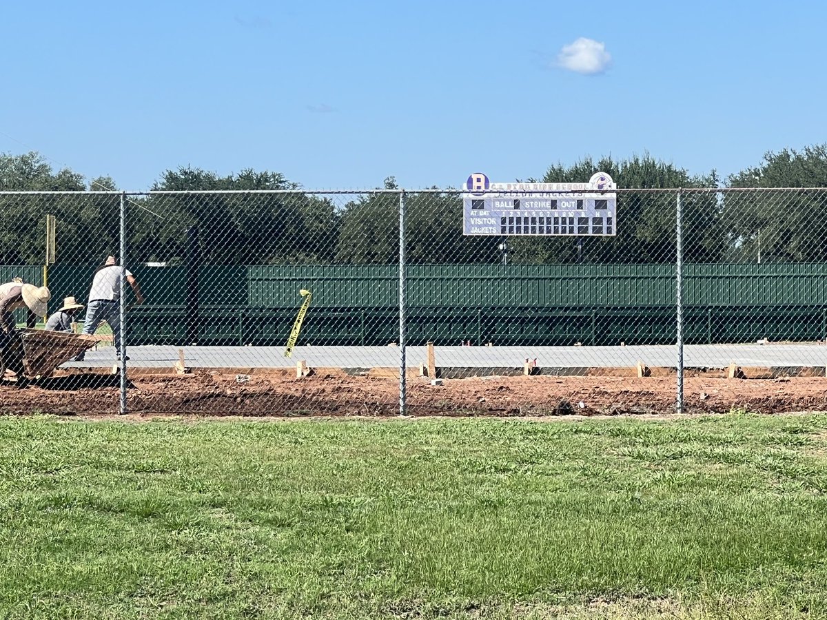 cebyrdbaseball's tweet photo. Our brand new Byrd Baseball indoor facility progressing along nicely. Hope to be in it soon. #StingEm https://t.co/rhB1EqprO2