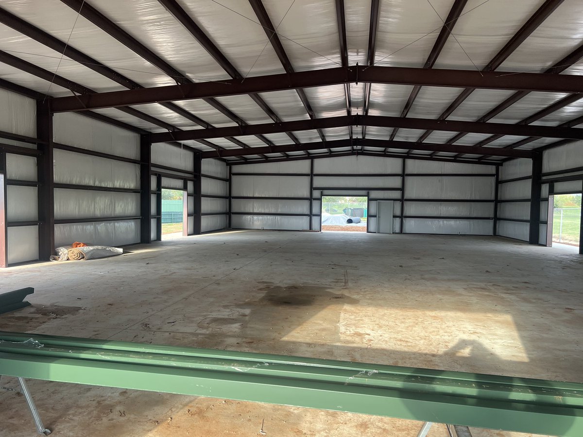 cebyrdbaseball's tweet photo. Our brand new Byrd Baseball indoor facility progressing along nicely. Hope to be in it soon. #StingEm https://t.co/rhB1EqprO2