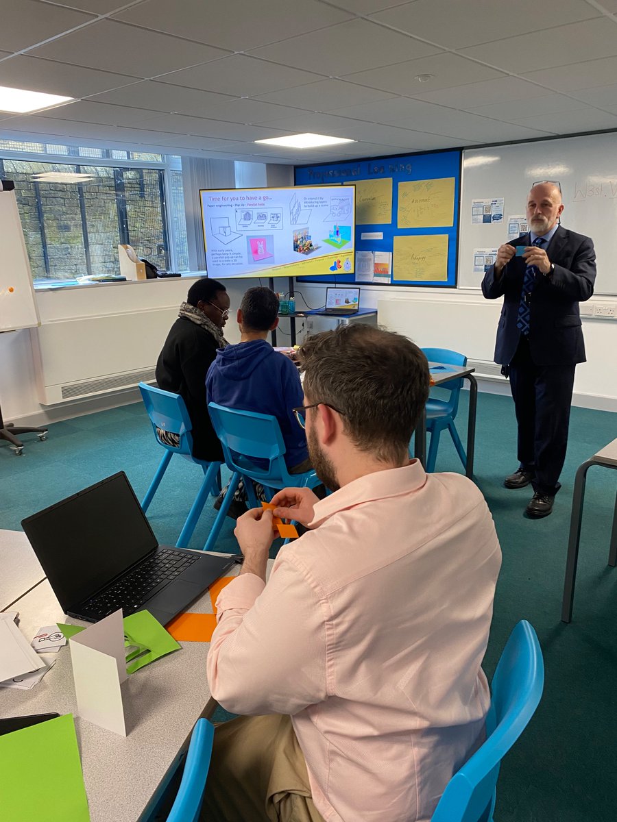 This afternoon our primary SCITT trainees are ‘paper engineers’ in their DT professional learning session with the wonderful Duncan from <a href="/crossleyheath/">Crossley Heath</a> <a href="/crossleysart/">Crossley Heath Art</a> #SCITT #ITT #professionallearning