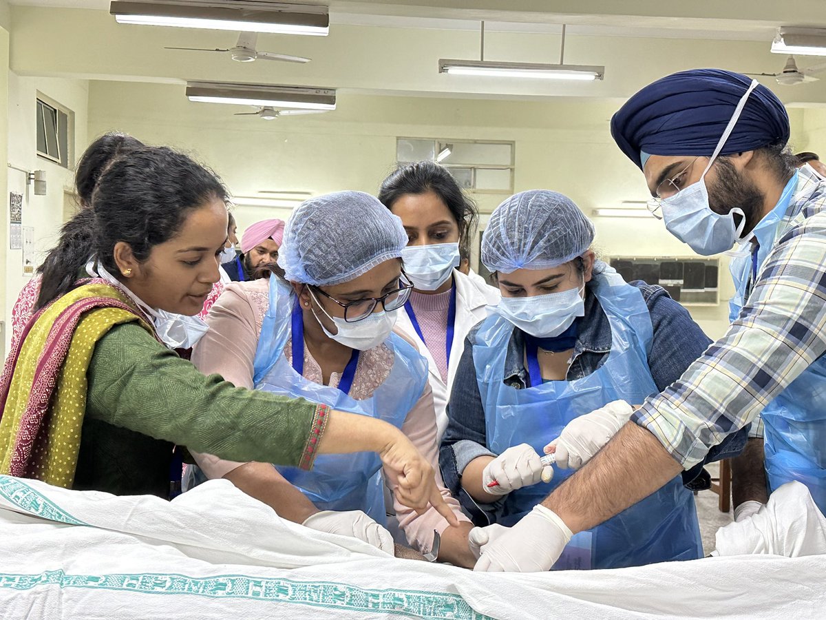 jagdhanda1's tweet photo. What is this? A coupler for microvascular surgery demonstrated on a placenta, a first in the north west of India and the Punjab. Also a first a demonstration of XR and it’s utility in surgical training. #vrims #vrmedicineandsurgery #virtualreality #extendedreality #augmentedreality #mixedreality #VR #AR #XR #medicaleducation