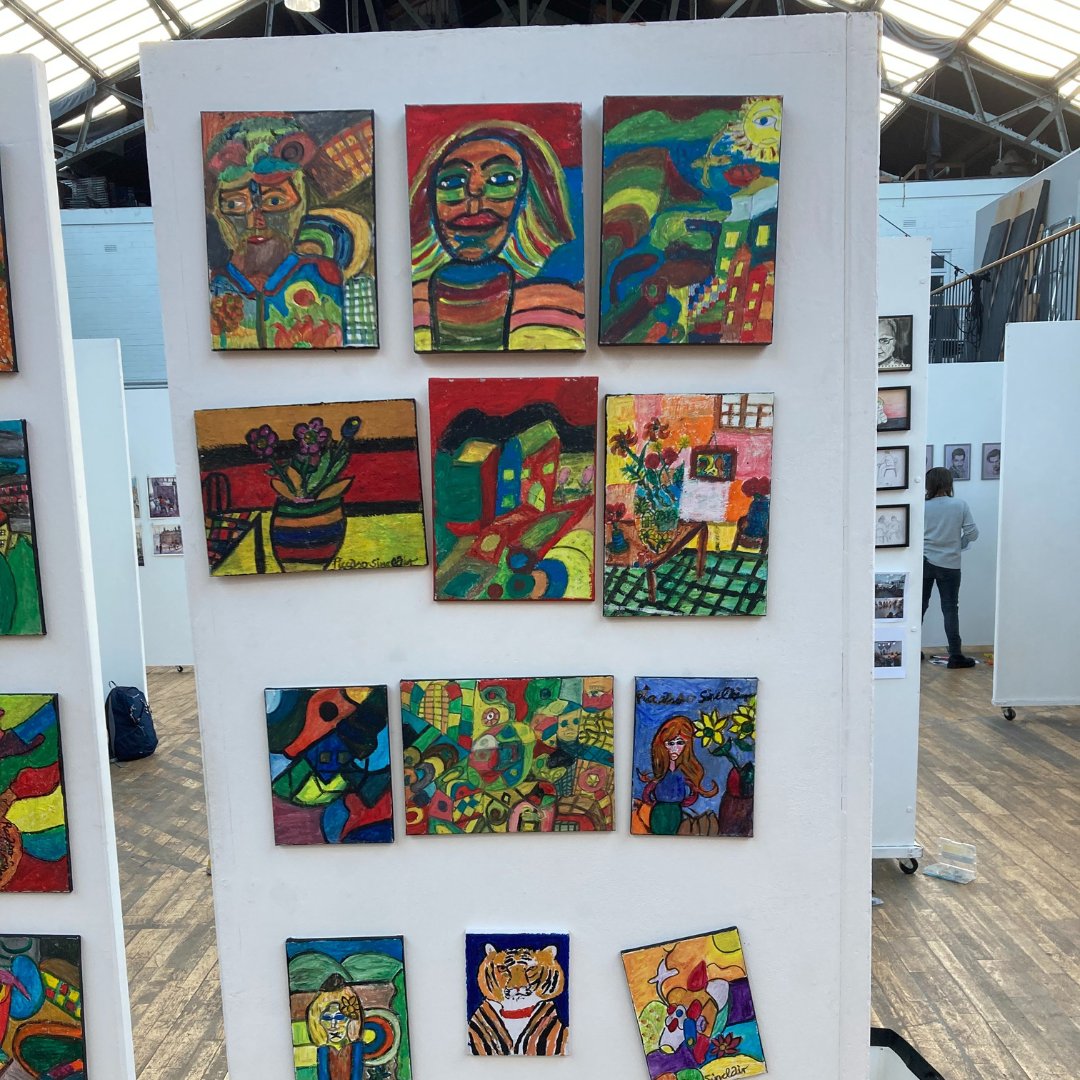 ootbdrillhall's tweet photo. Nearly ready for opening! 🎉

@ArtSquatProject &amp; Art for Grown Ups have had a busy morning in setting up for their new exhibition #CreativeSilence.

We think it looks great! 🥰

📅 Tue 21st - Fri 24th Nov
⏲️ 10am - 5pm
🎫 Free entry

Find out more. ↩️

➡️ https://t.co/zg0qzbVyUR https://t.co/eZZqUaBLQb