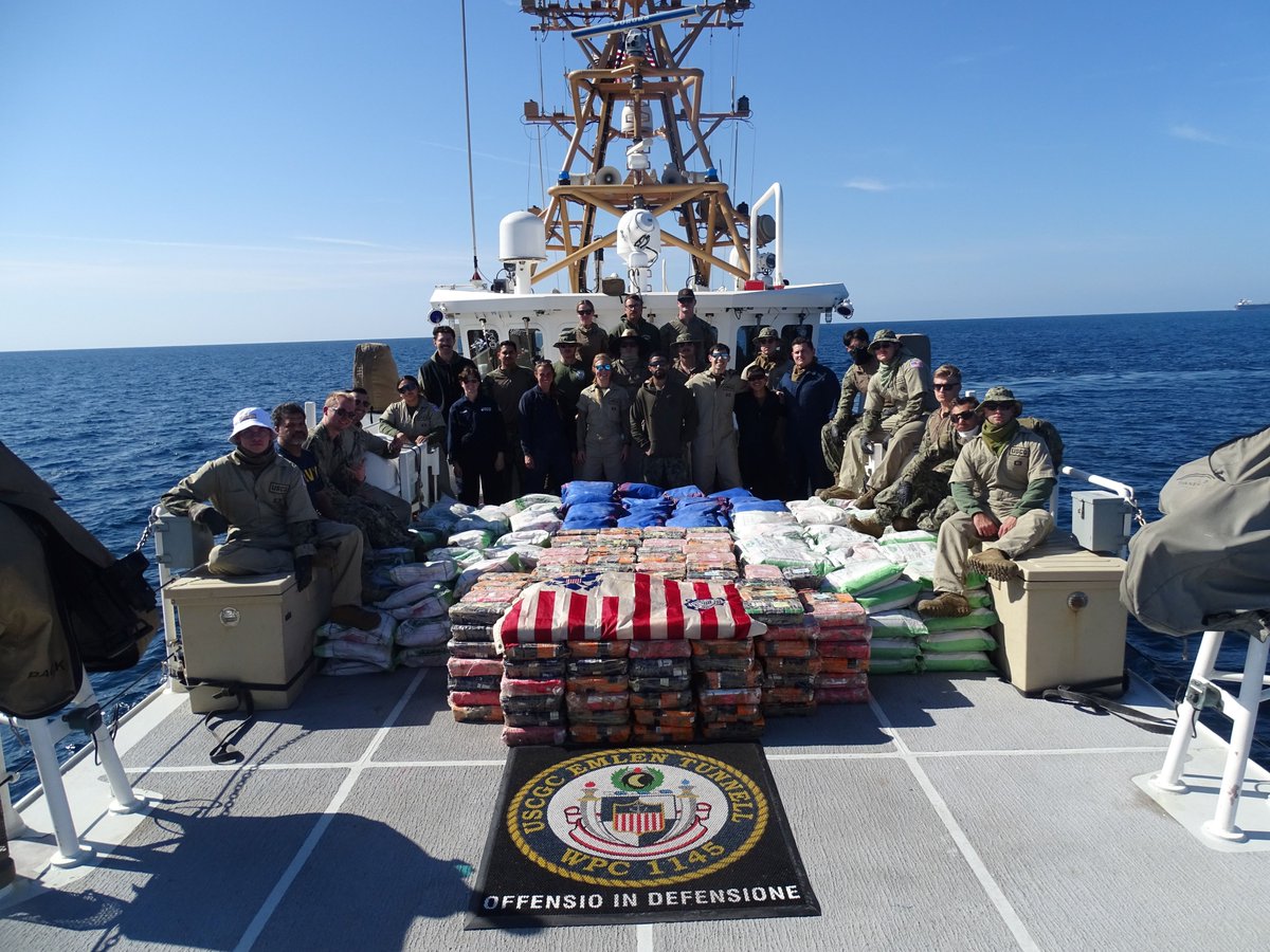 Under command of <a href="/CMF_Bahrain/">Combined Maritime Forces</a>'s CTF 150, <a href="/USCG/">U.S. Coast Guard</a> cutter USCGC Emlen Tunnell (WPC 1145) seized about $21 million worth of illegal drugs from a stateless vessel while operating in the international waters of the Gulf of Oman, Nov. 14.

Read more ⬇️
dvidshub.net/news/458179/co…