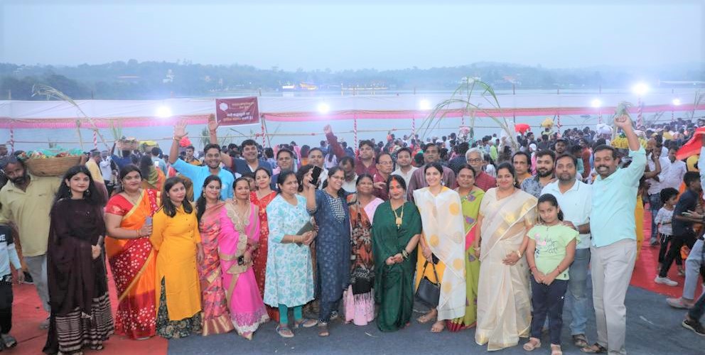 pulse_pune's tweet photo. Chhath Puja held with great fervour in Pune and Pimpri Chinchwad
#ChhathPuja #Pune #pimplesaudagar #Bhugaon
https://t.co/iea19pa2j7 https://t.co/7eyFfGe3ji