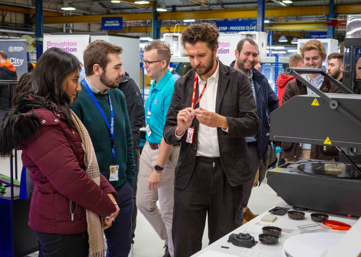 Last week, we had the chance to participate in the Rolls-Royce Festival of Innovation showcasing the Mayku Multiplier alongside our partner 3DGBIRE 🚀

Mayku co-founder Ben Redford demonstrated the machine's cutting-edge design and versatile capabilities 💪