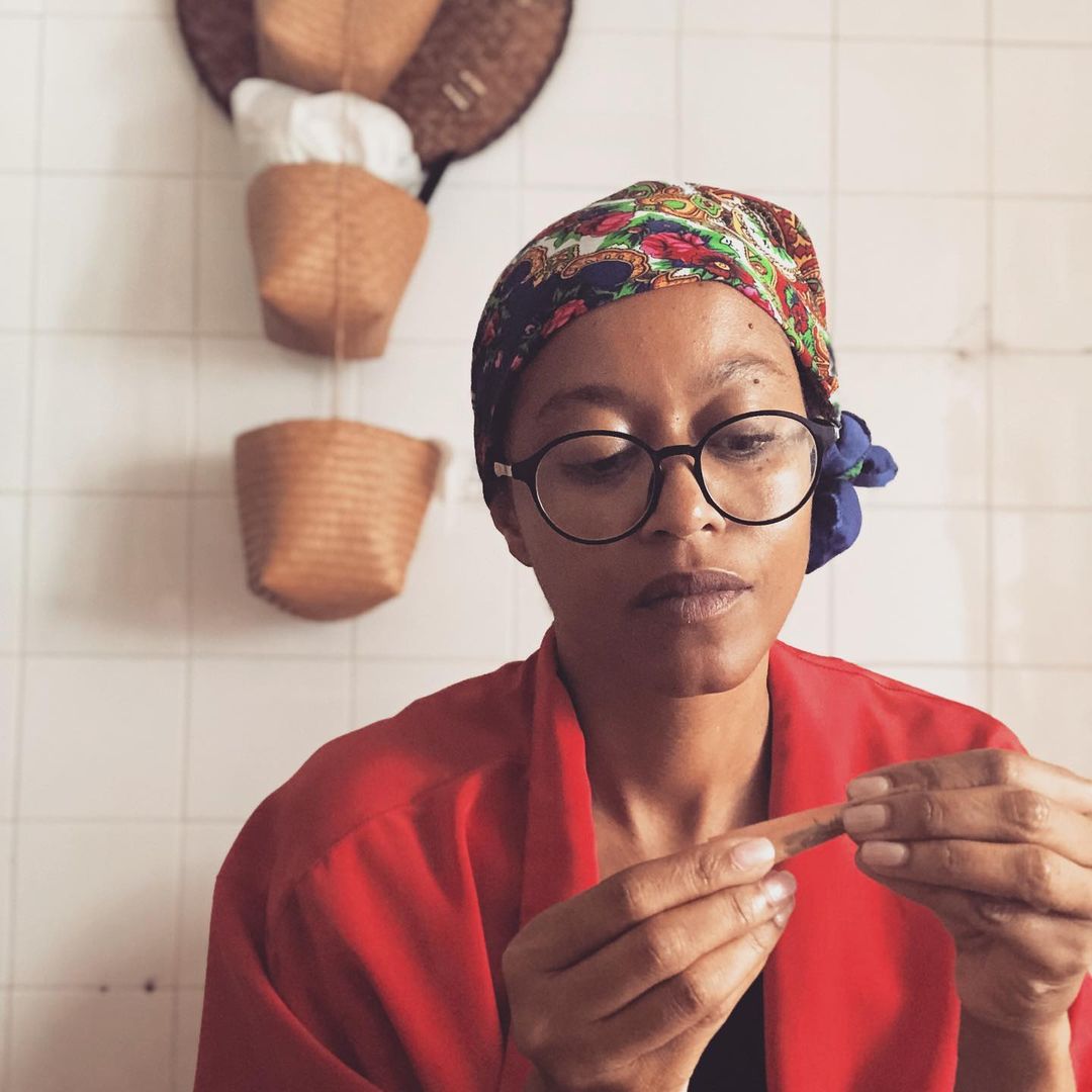 Ango_Festa's tweet photo. Ontem em Portugal o Mundo recebeu a notícia triste. calou-se a voz de Sara Tavares. Para sempre lembrarei do legado brutal que deixou na música mundial contemporânea! ❤️🔥🇨🇻 #saratavares #caboverde #luto🖤 #crioulo #bbtvi
🇦🇴🇺🇸🇵🇹🇿🇦🇬🇧🇿🇼🇲🇽🇧🇷🇳🇬🇵🇪
__________________________________ https://t.co/OJP3aBwdiK