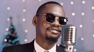 NP: Maneno By Ben Pol 'Kwenye maisha,Kuna kuanguka,Ila me sitachoka nitainuka,Mpaka siku itakapofika,Ndoto zangu zote kukamilika...' #TAFRIJA Tamu zaidi ya Jana @RadioTaifaFM @Mtotomzuri001 'Hii Ni Kubwa na si chocha'