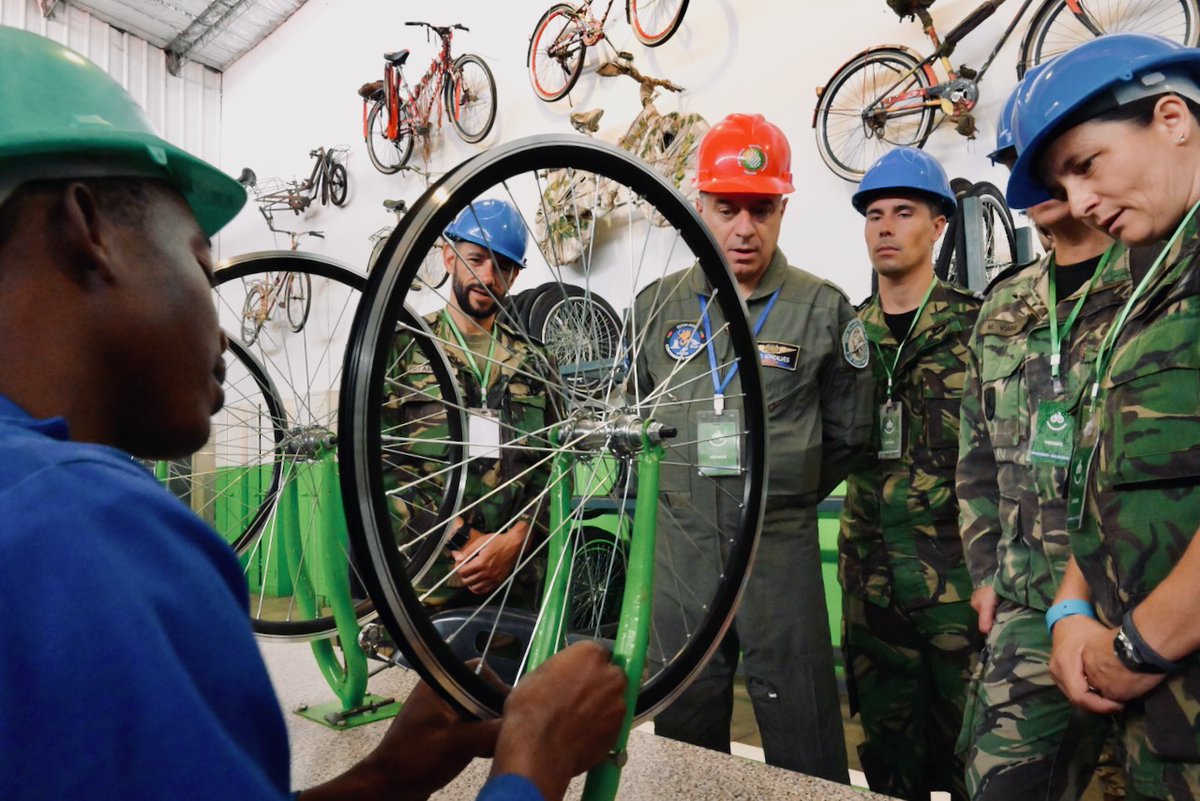 Mozambikes was privileged to host esteemed guests at our factory. The #EUTMMOZ team, led by Mission Commander Brigadier General João Gonçalves, graciously joined us to assist in assembling bicycles destined for rural communities.