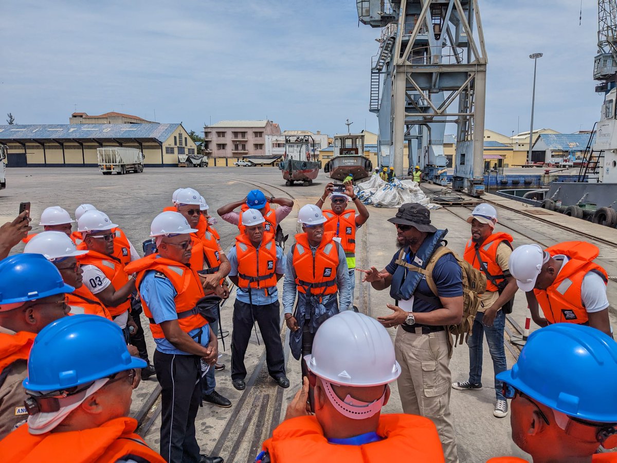 #HappeningNow! @UNODC_MCP is assisting 🇦🇴national authorities to conduct waterside security assessment as part of the training on #PortSecurity in Lobito in collaboration with agencies working at port, funded by @EU_Partnerships under the @portsec_ESAIO programme