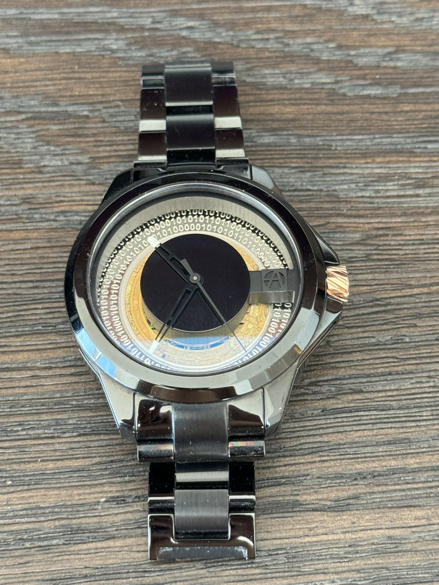 vikrantnyc's tweet image. Ok enough AI pics, here my actual #monero watch.