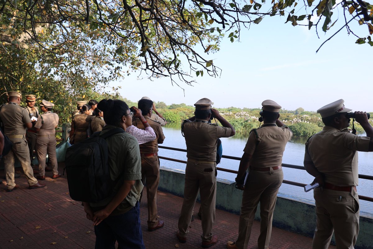 Aiwcrteofficial's tweet photo. On 3rd day of one-month certificate course, 20 Forest Range Officer trainees explored #Vedanthangal_Bird_Sanctuary for #birdwatching and #populationestimation with Thiru.A.Udhayan IFS, PCCF & Director, @Aiwcrteofficial & AIWC staff. 30+ bird species were recorded on Nov. 18, 2023 https://t.co/HEATR4IB7f