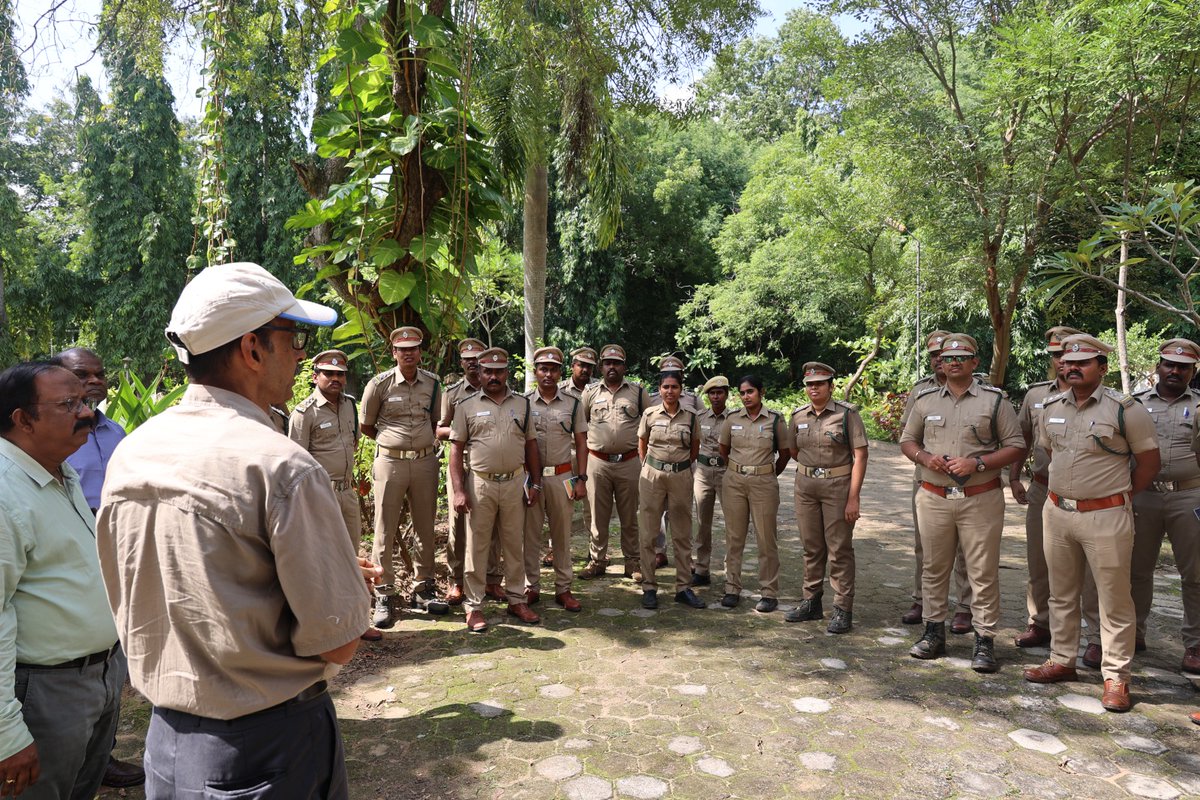 Aiwcrteofficial's tweet photo. On 3rd day of one-month certificate course, 20 Forest Range Officer trainees explored #Vedanthangal_Bird_Sanctuary for #birdwatching and #populationestimation with Thiru.A.Udhayan IFS, PCCF & Director, @Aiwcrteofficial & AIWC staff. 30+ bird species were recorded on Nov. 18, 2023 https://t.co/HEATR4IB7f