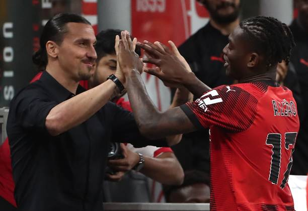 MilanPosts's tweet photo. 🗣️ Rafael #Leao was a guest on the 19F podcast: "#Zlatan did something like that. When I played well, he didn't say anything. Only when I played badly. And he focused more on the details; he didn't care about the dribbles: sometimes he would say, Rafa, you have to make this touch right there and then go to the goal. With talent like yours, you can't miss a touch like that."