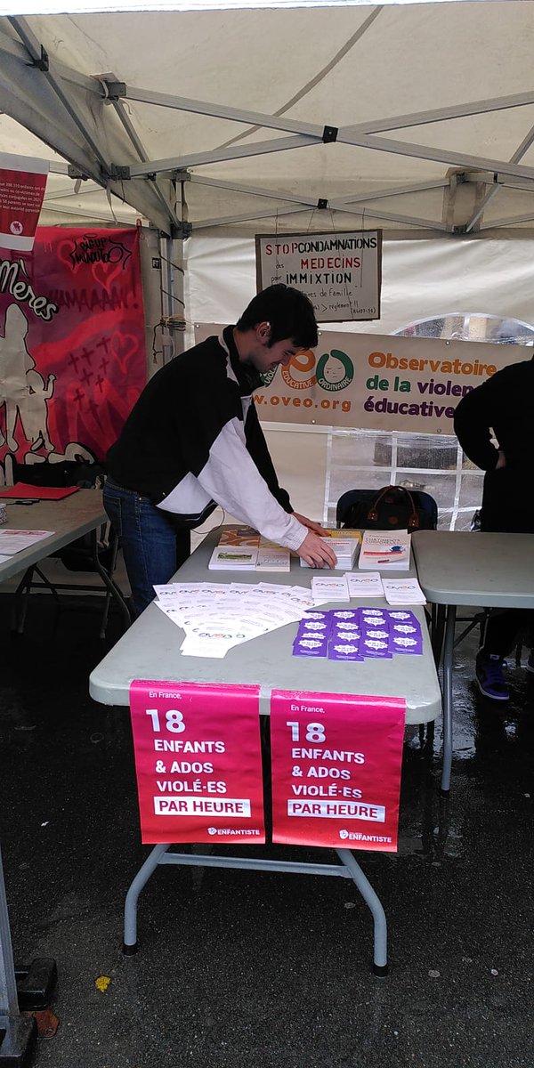 OVEO_org's tweet image. Le samedi 18 novembre l'@OVEO était aux côtés du @Collenfantiste et d'autres associations pour lutter contre toutes les violences faites aux jeunes personnes 

💪  La banalisation de la violence éducative ordinaire et de l'adultisme doit cesser  !

#18novembreEnfantiste