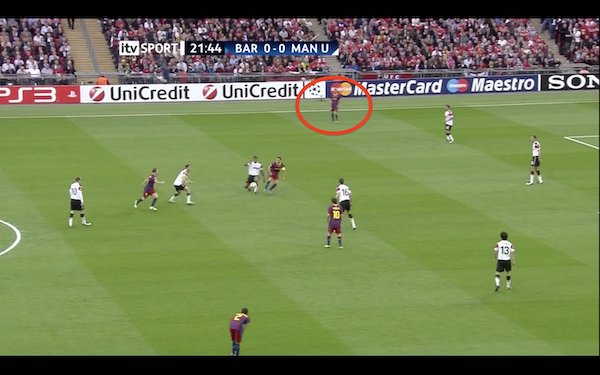 IJaSport's tweet photo. In 2011, Juan Manuel Lillo was commentating the Champions League Final between Barcelona and Manchester United.

Around the 20 minute mark he was asked by his co-commentator who he believed to be the best player on the pitch so far.

His answer left his partner confused 🧵👇 https://t.co/PU0GhvIxlp