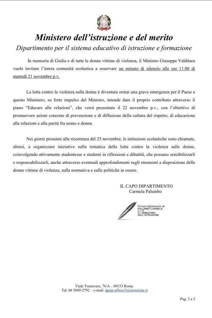 manueladecaro's tweet photo. Il minuto di silenzio con la sorella di #GIULIACECCHETTIN che ha chiesto il minuto di rumore? Un appello per studentesse e studenti, per professoresse e professori: #faciteammuina https://t.co/EcA6dTXkf5